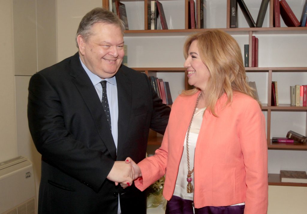 Βενιζέλος: Αποστάσεις από Γεννηματά και Αλιβιζάτο για την αναθεώρηση του Συντάγματος | Pagenews.gr Βενιζέλος: Αποστάσεις από Γεννηματά και Αλιβιζάτο για την αναθεώρηση του Συντάγματος | Pagenews.gr