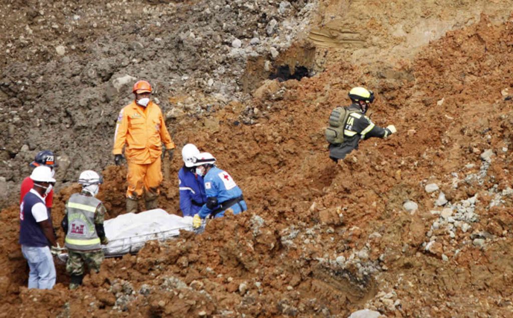 Κολομβία: Ξεπερνούν τους 250 οι νεκροί από την κατολίσθηση (pics) | Pagenews.gr Κολομβία: Ξεπερνούν τους 250 οι νεκροί από την κατολίσθηση (pics) | Pagenews.gr