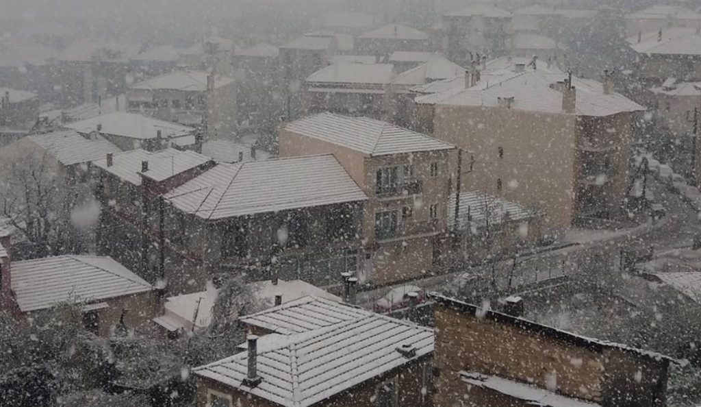 Απριλιάτικα χιόνια στο Καρπενήσι (pic & vids) | Pagenews.gr Απριλιάτικα χιόνια στο Καρπενήσι (pic & vids) | Pagenews.gr