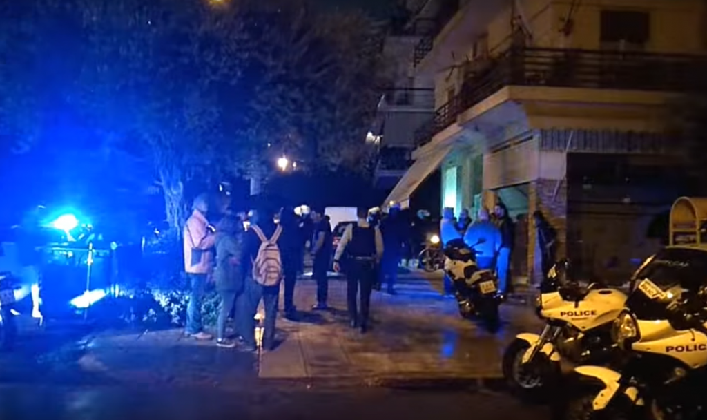 Καρτέρι θανάτου: Πυροβόλησαν γιο γιατρού στο Παλαιό Φάληρο (vids) | Pagenews.gr Καρτέρι θανάτου: Πυροβόλησαν γιο γιατρού στο Παλαιό Φάληρο (vids) | Pagenews.gr