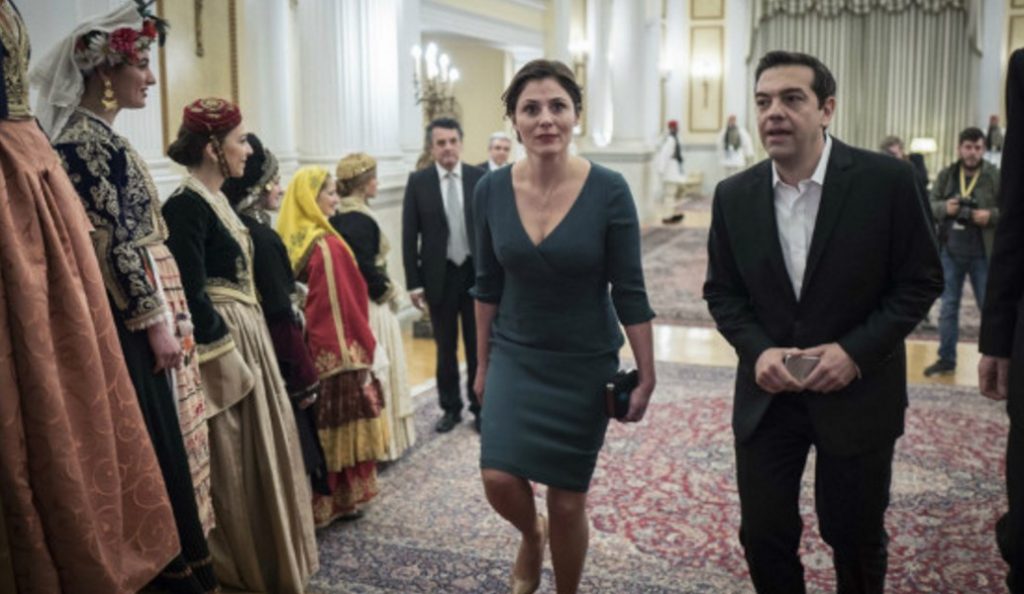 H Μπέτυ Μπαζιάνα στο επίσημο δείπνο προς τιμήν του Γερμανού προέδρου (pics) | Pagenews.gr H Μπέτυ Μπαζιάνα στο επίσημο δείπνο προς τιμήν του Γερμανού προέδρου (pics) | Pagenews.gr