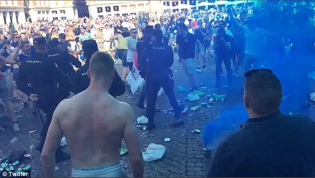 Tα έκαναν «γης μαδιάμ» οι Άγγλοι στη Μαδρίτη…. (vid) | Pagenews.gr Tα έκαναν «γης μαδιάμ» οι Άγγλοι στη Μαδρίτη…. (vid) | Pagenews.gr