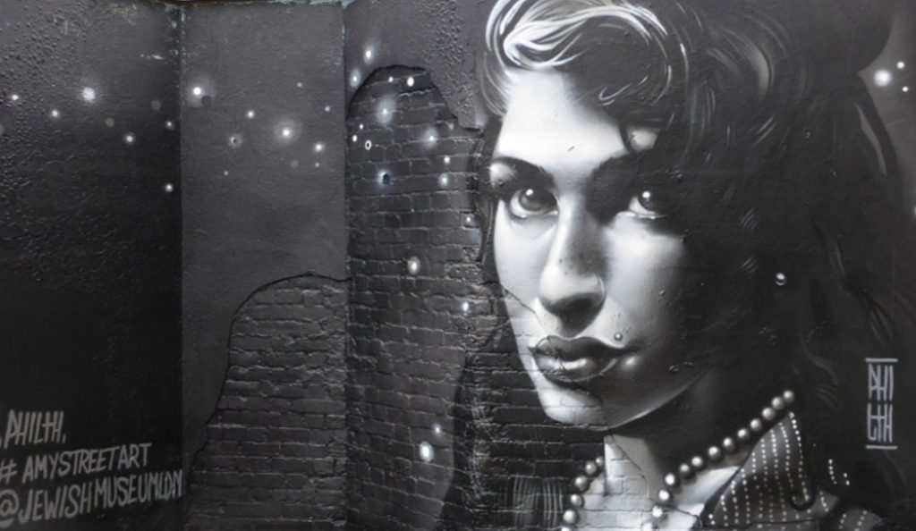 Λονδίνο: Street art αφιερωμένη στην Έιμι Γουάινχαουζ (pics) | Pagenews.gr Λονδίνο: Street art αφιερωμένη στην Έιμι Γουάινχαουζ (pics) | Pagenews.gr
