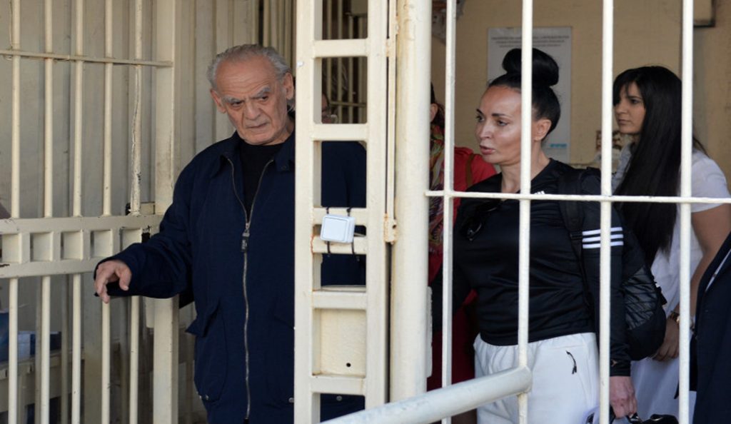 Οι πρώτες δηλώσεις του Άκη Τσοχατζόπουλου μετά την αποφυλάκισή του: Έληξε ο εγκλεισμός και ο βασανισμός μου (vid) | Pagenews.gr Οι πρώτες δηλώσεις του Άκη Τσοχατζόπουλου μετά την αποφυλάκισή του: Έληξε ο εγκλεισμός και ο βασανισμός μου (vid) | Pagenews.gr