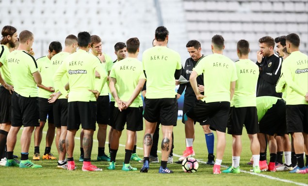 Η προπόνηση της ΑΕΚ στο Πανθεσσαλικό (vids) | Pagenews.gr Η προπόνηση της ΑΕΚ στο Πανθεσσαλικό (vids) | Pagenews.gr