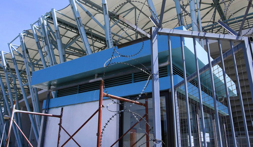 Απίστευτη εικόνα στο «Πανθεσσαλικό»: Φίλαθλοι σε αμαξίδια «πνίγονται» από τα δακρυγόνα! (pic) | Pagenews.gr Απίστευτη εικόνα στο «Πανθεσσαλικό»: Φίλαθλοι σε αμαξίδια «πνίγονται» από τα δακρυγόνα! (pic) | Pagenews.gr