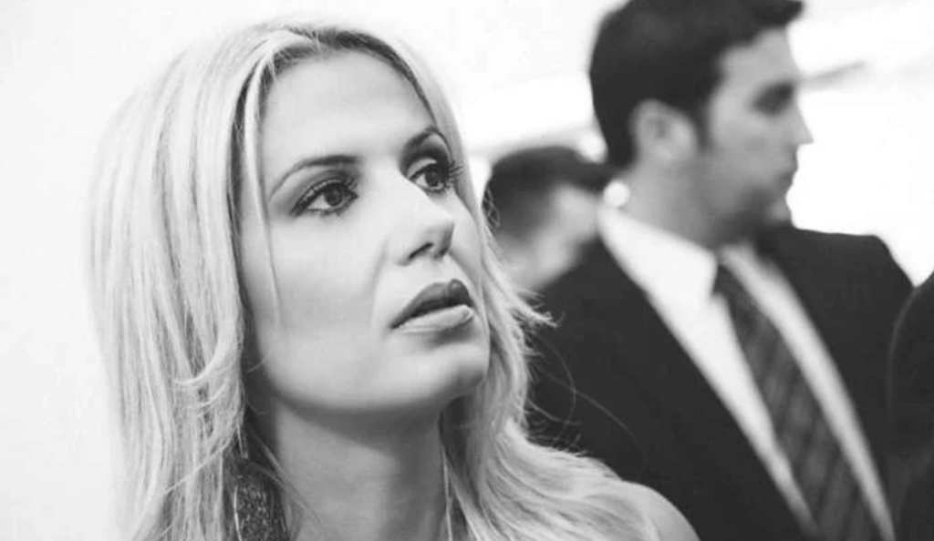 Η σέξι δημοσιογράφος του STAR που δεν περνά απαρατήρητη (pics) | Pagenews.gr Η σέξι δημοσιογράφος του STAR που δεν περνά απαρατήρητη (pics) | Pagenews.gr