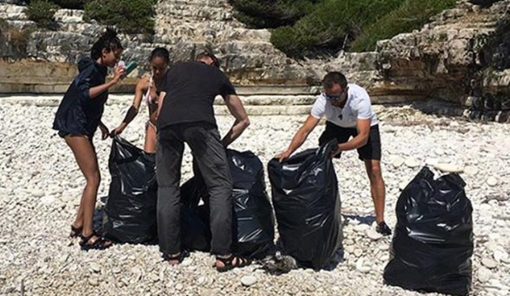 Ο δήμαρχος Παξών διαψεύδει την οικογένεια του Γουίλ Σμιθ για τα σκουπίδια στις παραλίες | Pagenews.gr Ο δήμαρχος Παξών διαψεύδει την οικογένεια του Γουίλ Σμιθ για τα σκουπίδια στις παραλίες | Pagenews.gr