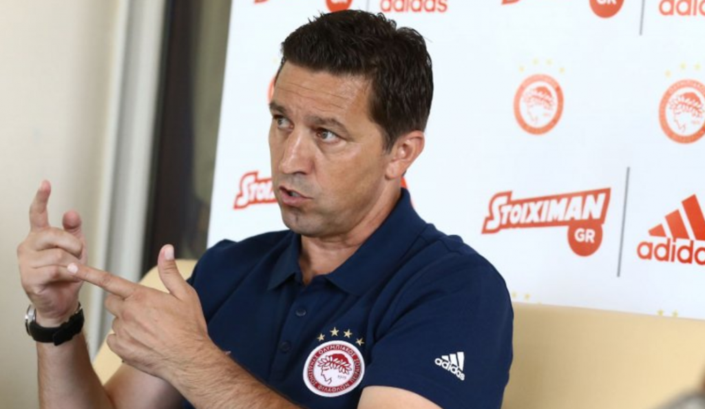 Χάσι: «Μην σηκώνετε την μπάλα, παίζετε σωστά με την μία» | Pagenews.gr Χάσι: «Μην σηκώνετε την μπάλα, παίζετε σωστά με την μία» | Pagenews.gr