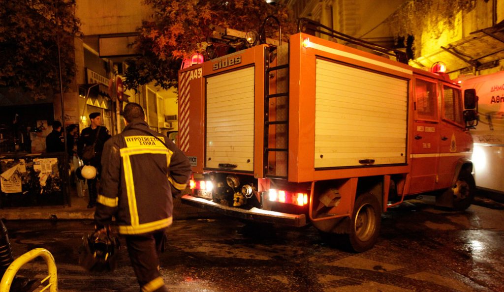 Θεσσαλονίκη: Πυρκαγιά σε διατηρητέο στο κέντρο της πόλης (vid) | Pagenews.gr Θεσσαλονίκη: Πυρκαγιά σε διατηρητέο στο κέντρο της πόλης (vid) | Pagenews.gr