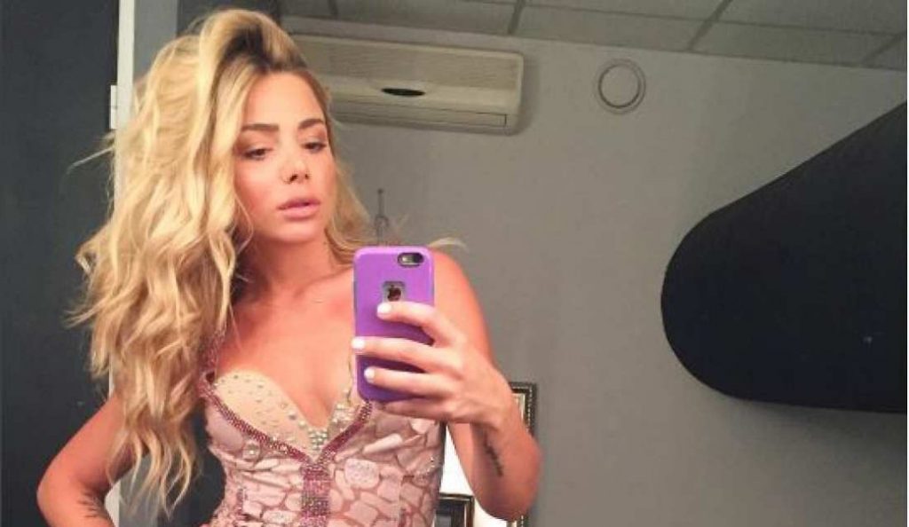 Η Ζοζεφίν αναστατώνει τη Μύκονο (vid) | Pagenews.gr Η Ζοζεφίν αναστατώνει τη Μύκονο (vid) | Pagenews.gr