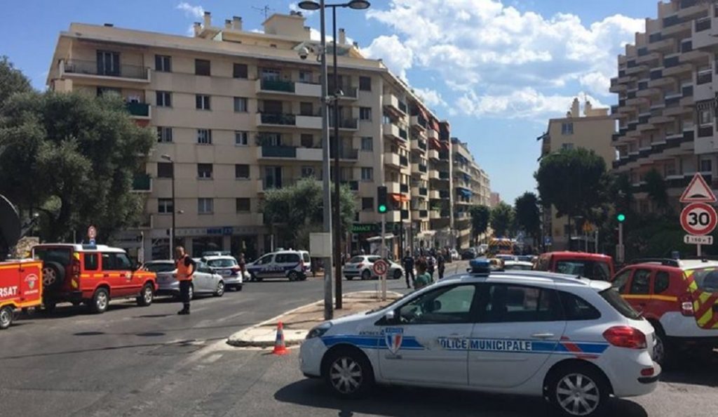 Συναγερμός στη Γαλλία – Πυροβολισμοί σε συνοικία της πόλης Αντίμπ (pics) | Pagenews.gr Συναγερμός στη Γαλλία – Πυροβολισμοί σε συνοικία της πόλης Αντίμπ (pics) | Pagenews.gr