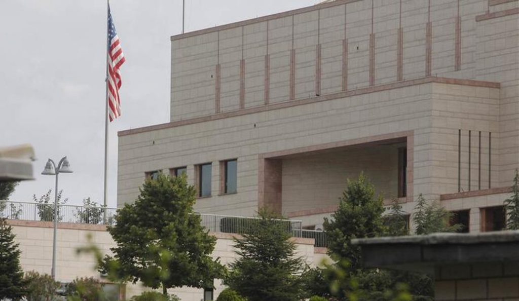 Συνελήφθη ύποπτος στο αμερικανικό προξενείο της Κωνσταντινούπολης | Pagenews.gr Συνελήφθη ύποπτος στο αμερικανικό προξενείο της Κωνσταντινούπολης | Pagenews.gr