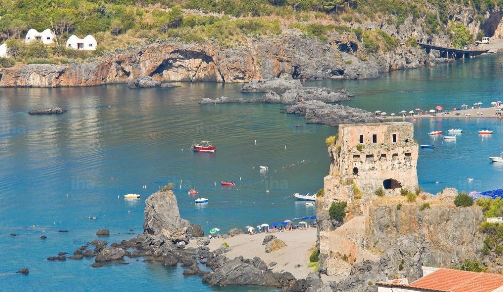 «Δεν δεχόμαστε γκέι και ζώα» – Ξενοδόχος αρνήθηκε να δώσει δωμάτιο σε ομοφυλόφιλους | Pagenews.gr «Δεν δεχόμαστε γκέι και ζώα» – Ξενοδόχος αρνήθηκε να δώσει δωμάτιο σε ομοφυλόφιλους | Pagenews.gr