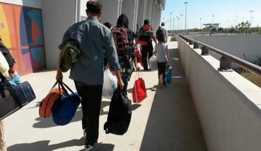 Eγνατία Οδός: 48 μενατάστες περπατούσαν πεζοί – Ανάμεσά τους και παιδιά | Pagenews.gr Eγνατία Οδός: 48 μενατάστες περπατούσαν πεζοί – Ανάμεσά τους και παιδιά | Pagenews.gr