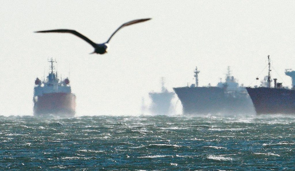 Στα 28 τρισ. δολάρια υπολογίστηκε η αξία του παγκόσμιου ναυτικού εμπορίου μέσω της Νότιας Σινικής Θάλασσας | Pagenews.gr Στα 28 τρισ. δολάρια υπολογίστηκε η αξία του παγκόσμιου ναυτικού εμπορίου μέσω της Νότιας Σινικής Θάλασσας | Pagenews.gr