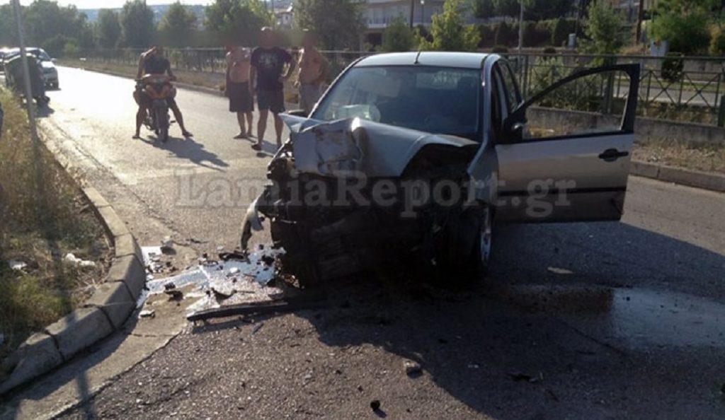 Λαμία: Οδηγός γκρέμισε κολόνα της ΔΕΗ | Pagenews.gr Λαμία: Οδηγός γκρέμισε κολόνα της ΔΕΗ | Pagenews.gr