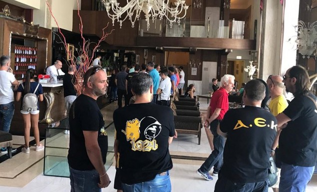 Οπαδοί της ΑΕΚ στο ξενοδοχείο στα Γιάννενα (pics) | Pagenews.gr Οπαδοί της ΑΕΚ στο ξενοδοχείο στα Γιάννενα (pics) | Pagenews.gr