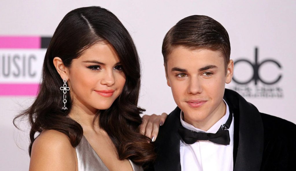 Selena Gomez: Το Instagram της «γέμισε» με γυμνές φωτογραφίες του Justin Bieber | Pagenews.gr Selena Gomez: Το Instagram της «γέμισε» με γυμνές φωτογραφίες του Justin Bieber | Pagenews.gr