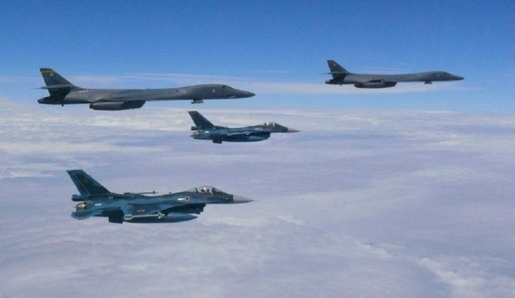 ΗΠΑ – Βόρεια Κορέα: Αμερικανικά βομβαρδιστικά πάνω από την Κορεατική Χερσόνησο | Pagenews.gr ΗΠΑ – Βόρεια Κορέα: Αμερικανικά βομβαρδιστικά πάνω από την Κορεατική Χερσόνησο | Pagenews.gr