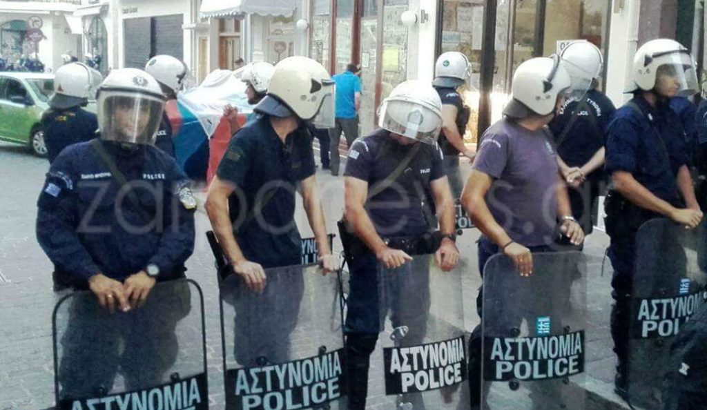 Κρήτη: Επεισόδια κατά την κατάσχεση καταστήματος στο Ρέθυμνο από ξένο Fund (vid) | Pagenews.gr Κρήτη: Επεισόδια κατά την κατάσχεση καταστήματος στο Ρέθυμνο από ξένο Fund (vid) | Pagenews.gr