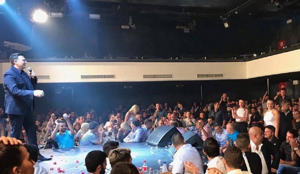 Γιώργος Καραγκούνης – Στέφανος Αθανασιάδης: Τα… έσπασαν στα μπουζούκια | Pagenews.gr Γιώργος Καραγκούνης – Στέφανος Αθανασιάδης: Τα… έσπασαν στα μπουζούκια | Pagenews.gr