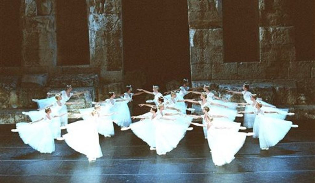 Μιχαήλ Λαβρόφσκι: Επετειακή παράσταση-αφιέρωμα στον κορυφαίο σολίστ από τα μπαλέτα Μπολσόι | Pagenews.gr Μιχαήλ Λαβρόφσκι: Επετειακή παράσταση-αφιέρωμα στον κορυφαίο σολίστ από τα μπαλέτα Μπολσόι | Pagenews.gr
