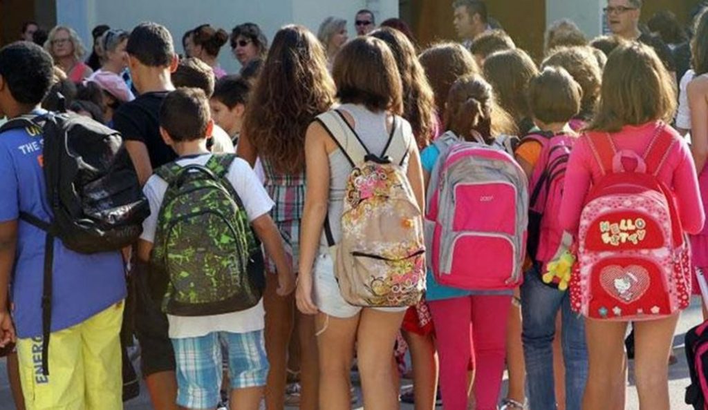 Σχολικές τσάντες: Τι πρέπει να προσέξουν οι γονείς για την υγεία των παιδιών τους | Pagenews.gr Σχολικές τσάντες: Τι πρέπει να προσέξουν οι γονείς για την υγεία των παιδιών τους | Pagenews.gr