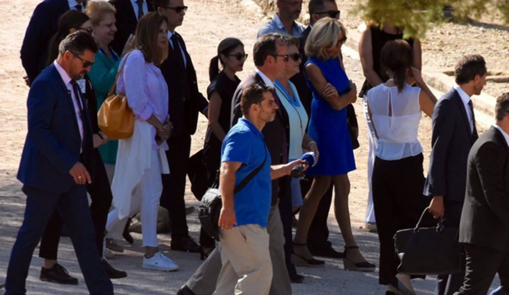 Brigitte Macron: Στην Αρχαία Αγορά ξεναγείται η σύζυγος του Εμανουέλ Μακρόν | Pagenews.gr Brigitte Macron: Στην Αρχαία Αγορά ξεναγείται η σύζυγος του Εμανουέλ Μακρόν | Pagenews.gr