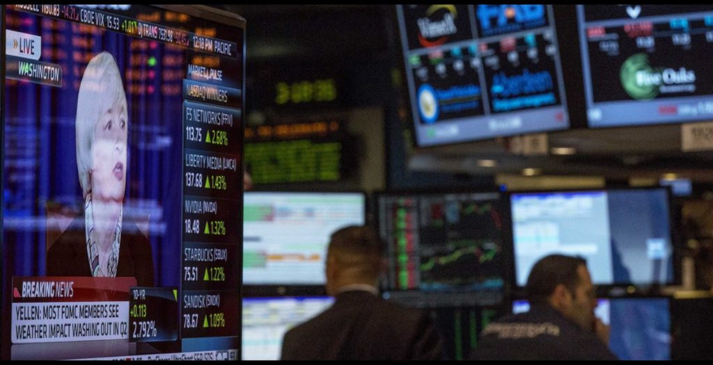 Κέρδη στη Wall Street με τους προβολείς στη Fed | Pagenews.gr Κέρδη στη Wall Street με τους προβολείς στη Fed | Pagenews.gr