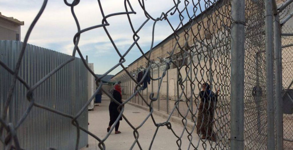 Χίος: Πετροπόλεμος και συγκρούσεις μεταξύ προσφύγων | Pagenews.gr Χίος: Πετροπόλεμος και συγκρούσεις μεταξύ προσφύγων | Pagenews.gr