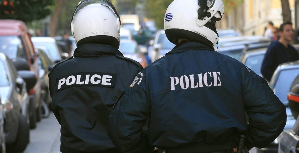 Χρήση χασίς σε κοινή θέα στο κέντρο του Αγρινίου | Pagenews.gr Χρήση χασίς σε κοινή θέα στο κέντρο του Αγρινίου | Pagenews.gr