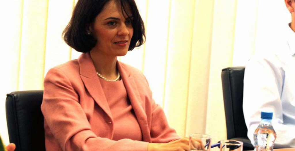 Οι «καμπάνες» της Βελκουλέσκου βάζουν «τρικλοποδιά» στα χρονοδιαγράμματα | Pagenews.gr Οι «καμπάνες» της Βελκουλέσκου βάζουν «τρικλοποδιά» στα χρονοδιαγράμματα | Pagenews.gr