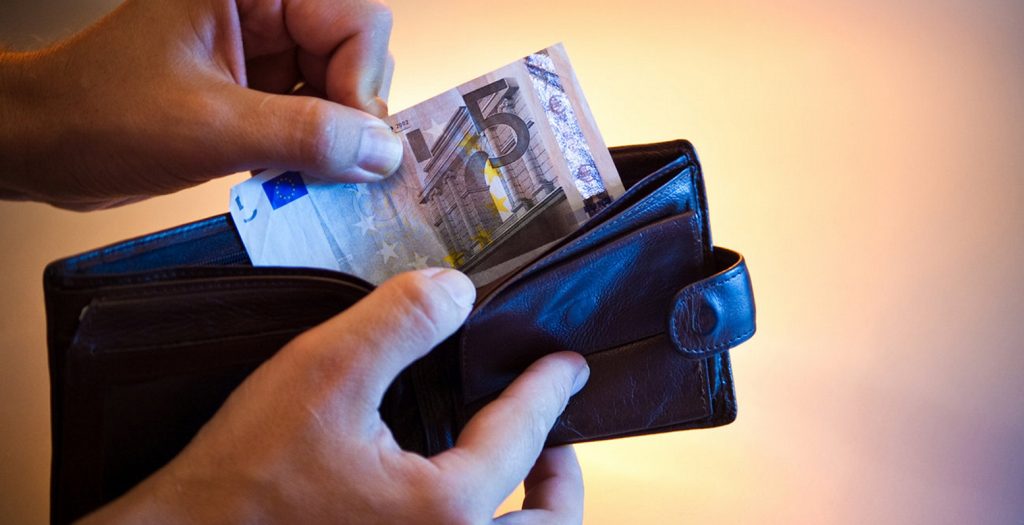 Κοινωνικό Εισόδημα Αλληλεγγύης: Στις 22 Δεκεμβρίου η καταβολή του | Pagenews.gr Κοινωνικό Εισόδημα Αλληλεγγύης: Στις 22 Δεκεμβρίου η καταβολή του | Pagenews.gr