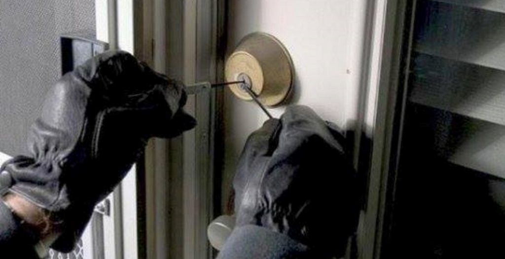 Ηλεία-Γαστούνη: Security ανέλαβε την φύλαξη του Λευκοχωρίου! | Pagenews.gr Ηλεία-Γαστούνη: Security ανέλαβε την φύλαξη του Λευκοχωρίου! | Pagenews.gr
