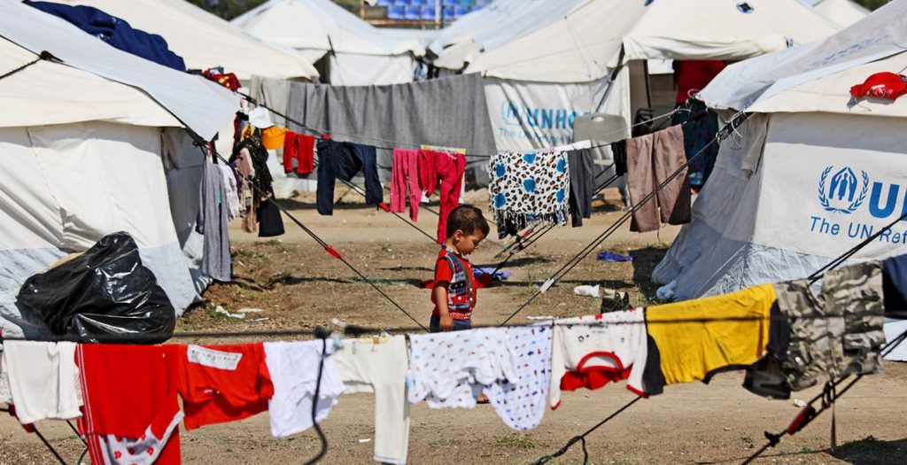 Ρατσιστική επίθεση με ξύλα καταγγέλει πρόσφυγας στο Σχιστό | Pagenews.gr Ρατσιστική επίθεση με ξύλα καταγγέλει πρόσφυγας στο Σχιστό | Pagenews.gr
