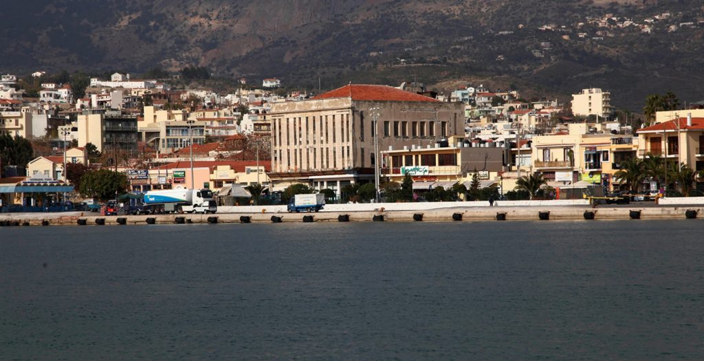 Χίος: Αντιδράσεις για τη μεταφορά μεταναστών στα Αυγώνυμα | Pagenews.gr Χίος: Αντιδράσεις για τη μεταφορά μεταναστών στα Αυγώνυμα | Pagenews.gr