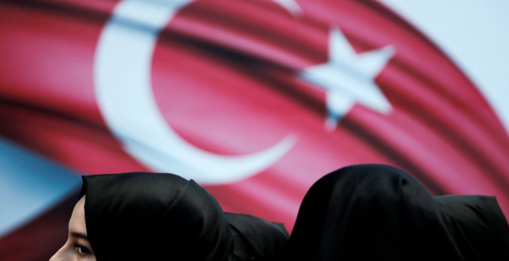 Τουρκία: Ο εκπρόσωπος των Κούρδων ανταρτών της Συρίας κρατείται και ανακρίνεται από τη ΜΙΤ | Pagenews.gr Τουρκία: Ο εκπρόσωπος των Κούρδων ανταρτών της Συρίας κρατείται και ανακρίνεται από τη ΜΙΤ | Pagenews.gr