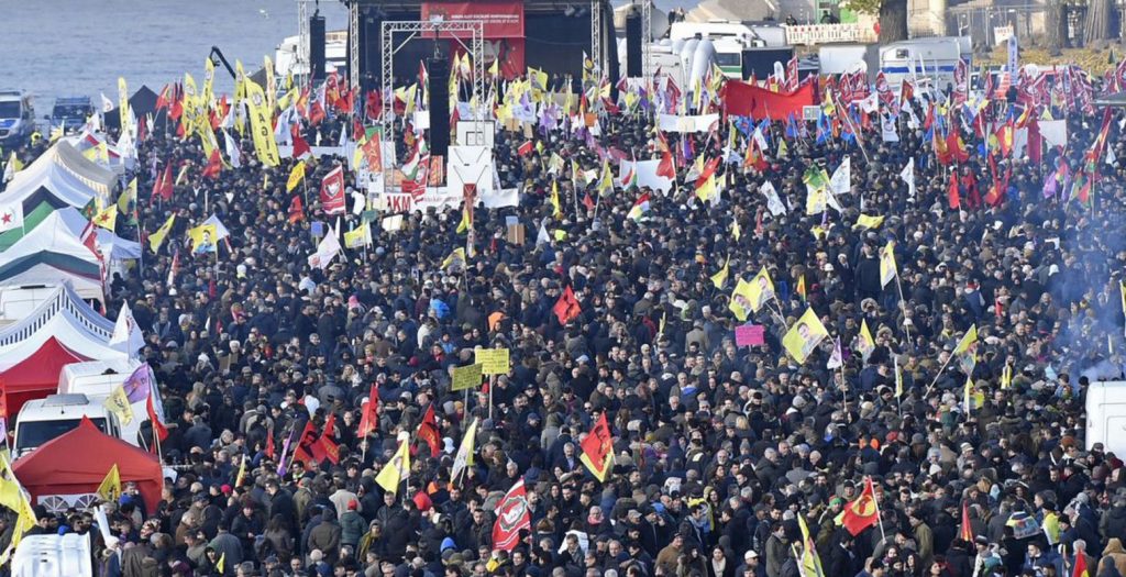Γερμανία: Μαζικές απεργιακές κινητοποιήσεις εργαζομένων | Pagenews.gr Γερμανία: Μαζικές απεργιακές κινητοποιήσεις εργαζομένων | Pagenews.gr