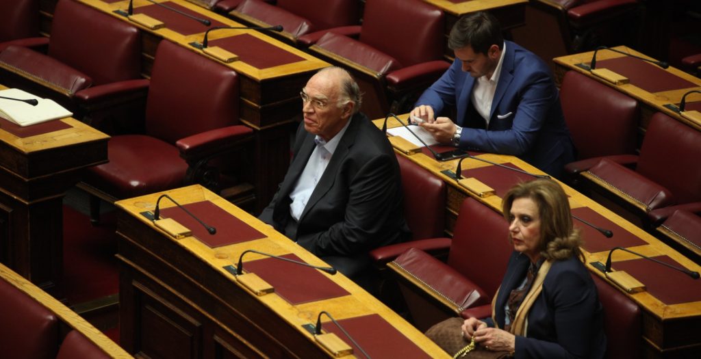 Βασίλης Λεβέντης: Η κυβέρνηση, με το ένα χέρι κόβει επιδόματα και με το άλλο δίνει μποναμάδες | Pagenews.gr Βασίλης Λεβέντης: Η κυβέρνηση, με το ένα χέρι κόβει επιδόματα και με το άλλο δίνει μποναμάδες | Pagenews.gr