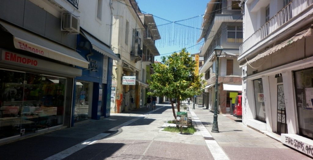 Μαύρη μαυρίλα, πλάκωσε… στην αγορά της Καβάλας | Pagenews.gr Μαύρη μαυρίλα, πλάκωσε… στην αγορά της Καβάλας | Pagenews.gr