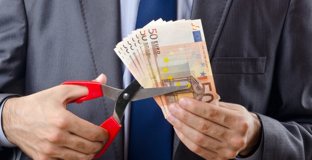 Έως 7% η μείωση των μισθών από τις εισφορές του 2017 | Pagenews.gr Έως 7% η μείωση των μισθών από τις εισφορές του 2017 | Pagenews.gr