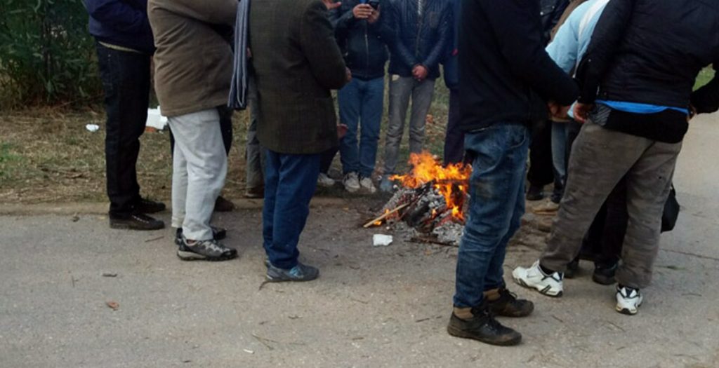 Θεσσαλονίκη: Εληξε η διαμαρτυρία έξω από το κέντρο φιλοξενίας προσφύγων | Pagenews.gr Θεσσαλονίκη: Εληξε η διαμαρτυρία έξω από το κέντρο φιλοξενίας προσφύγων | Pagenews.gr