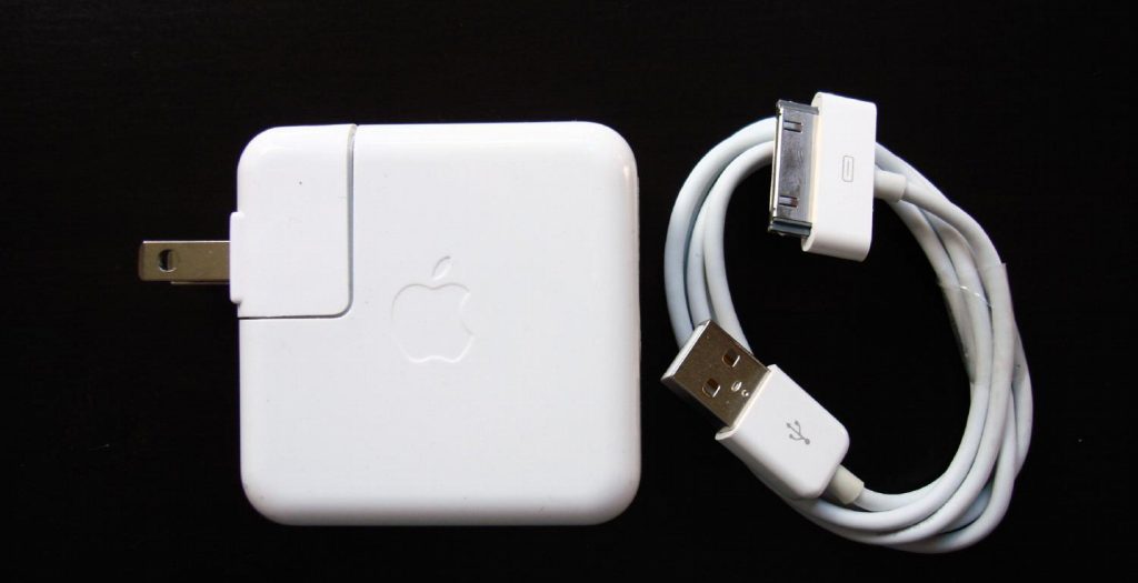 Επικίνδυνες οι απομιμήσεις φορτιστών της Apple | Pagenews.gr Επικίνδυνες οι απομιμήσεις φορτιστών της Apple | Pagenews.gr