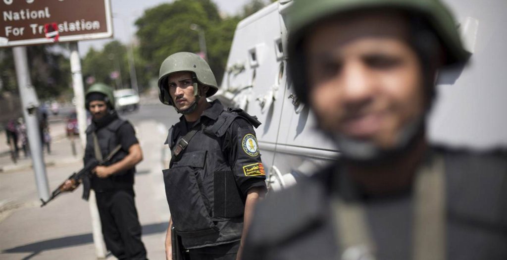Έκρηξη με έξι νεκρούς αστυνομικούς στην Αίγυπτο | Pagenews.gr Έκρηξη με έξι νεκρούς αστυνομικούς στην Αίγυπτο | Pagenews.gr