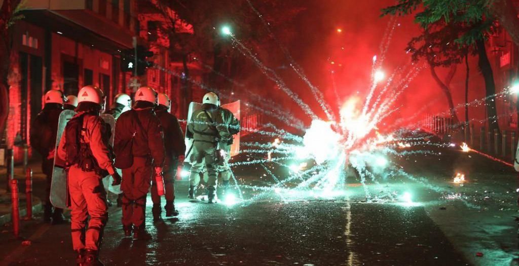 Στις 25 οι συλλήψεις για τα επεισόδια στην επέτειο της δολοφονίας Γρηγορόπουλου | Pagenews.gr Στις 25 οι συλλήψεις για τα επεισόδια στην επέτειο της δολοφονίας Γρηγορόπουλου | Pagenews.gr