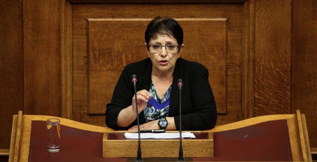Αλέκα Παπαρήγα: Σε κοινή γραμμή ΣΥΡΙΖΑ – ΝΔ για τον προϋπολογισμό | Pagenews.gr Αλέκα Παπαρήγα: Σε κοινή γραμμή ΣΥΡΙΖΑ – ΝΔ για τον προϋπολογισμό | Pagenews.gr