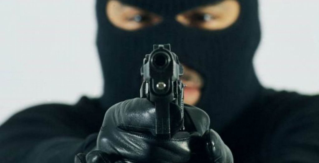Θεσσαλονίκη: Ληστεία από 4 ένοπλους σε σπίτι ηλικιωμένων | Pagenews.gr Θεσσαλονίκη: Ληστεία από 4 ένοπλους σε σπίτι ηλικιωμένων | Pagenews.gr