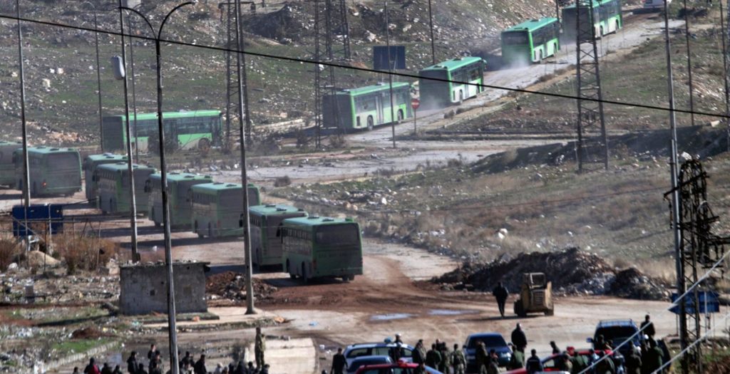 Συρία: Ισχυρή έκρηξη σε κομβόι λεωφορείων έξω από το Χαλέπι – Τουλάχιστον 22 νεκροί (pics – vid) | Pagenews.gr Συρία: Ισχυρή έκρηξη σε κομβόι λεωφορείων έξω από το Χαλέπι – Τουλάχιστον 22 νεκροί (pics – vid) | Pagenews.gr