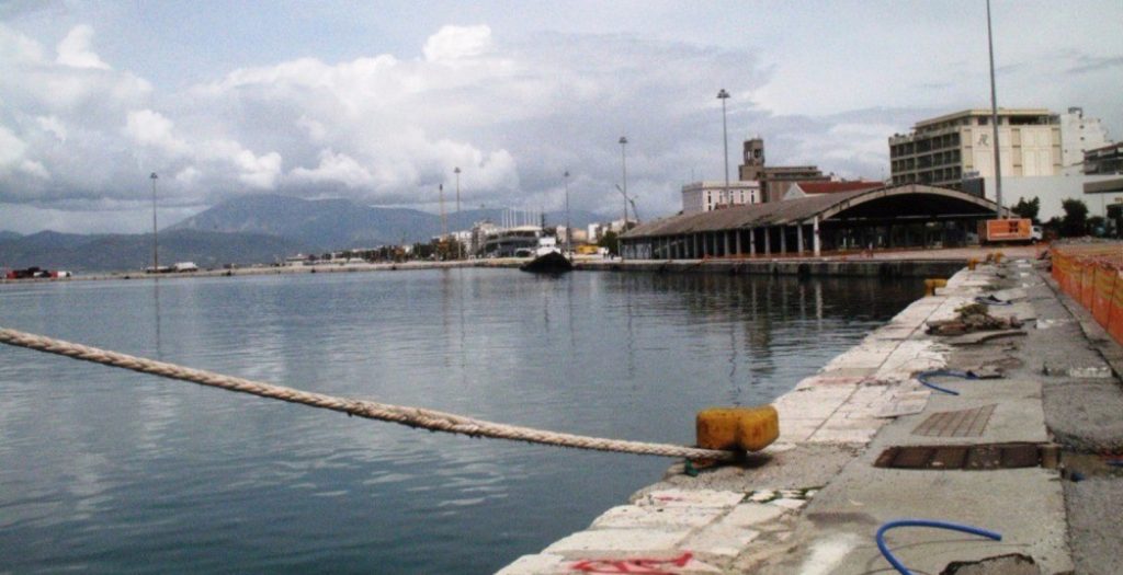 Ο τραυματισμός ενός μετανάστη η αιτία των άγριων επεισοδίων στην Πάτρα | Pagenews.gr Ο τραυματισμός ενός μετανάστη η αιτία των άγριων επεισοδίων στην Πάτρα | Pagenews.gr